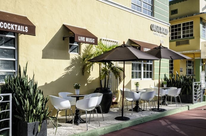 Chesterfield Hotel y Suites