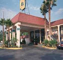 SUPER 8 SPEEDWAY