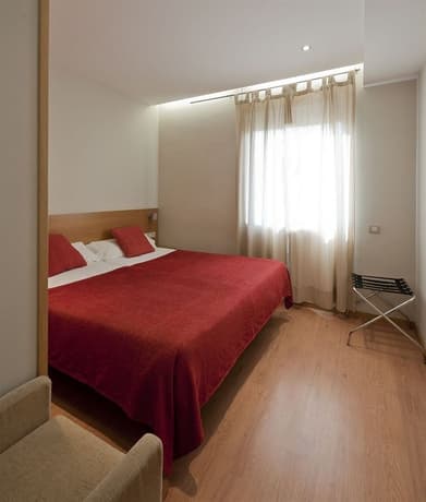 Amister Apartments