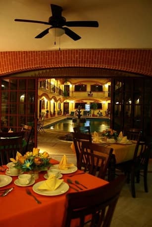 Colonial Playa Del Carmen